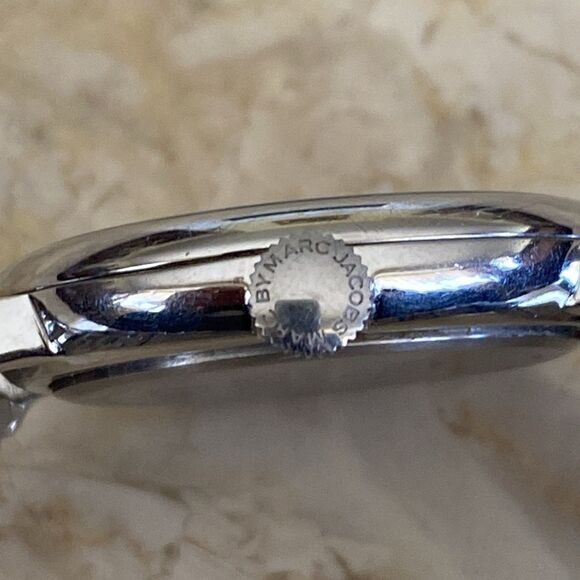 MARC by Marc Jacobs White Face Stainless Steel Ladies Quartz Wrist Watch MBM3242 - Picture 4 of 11